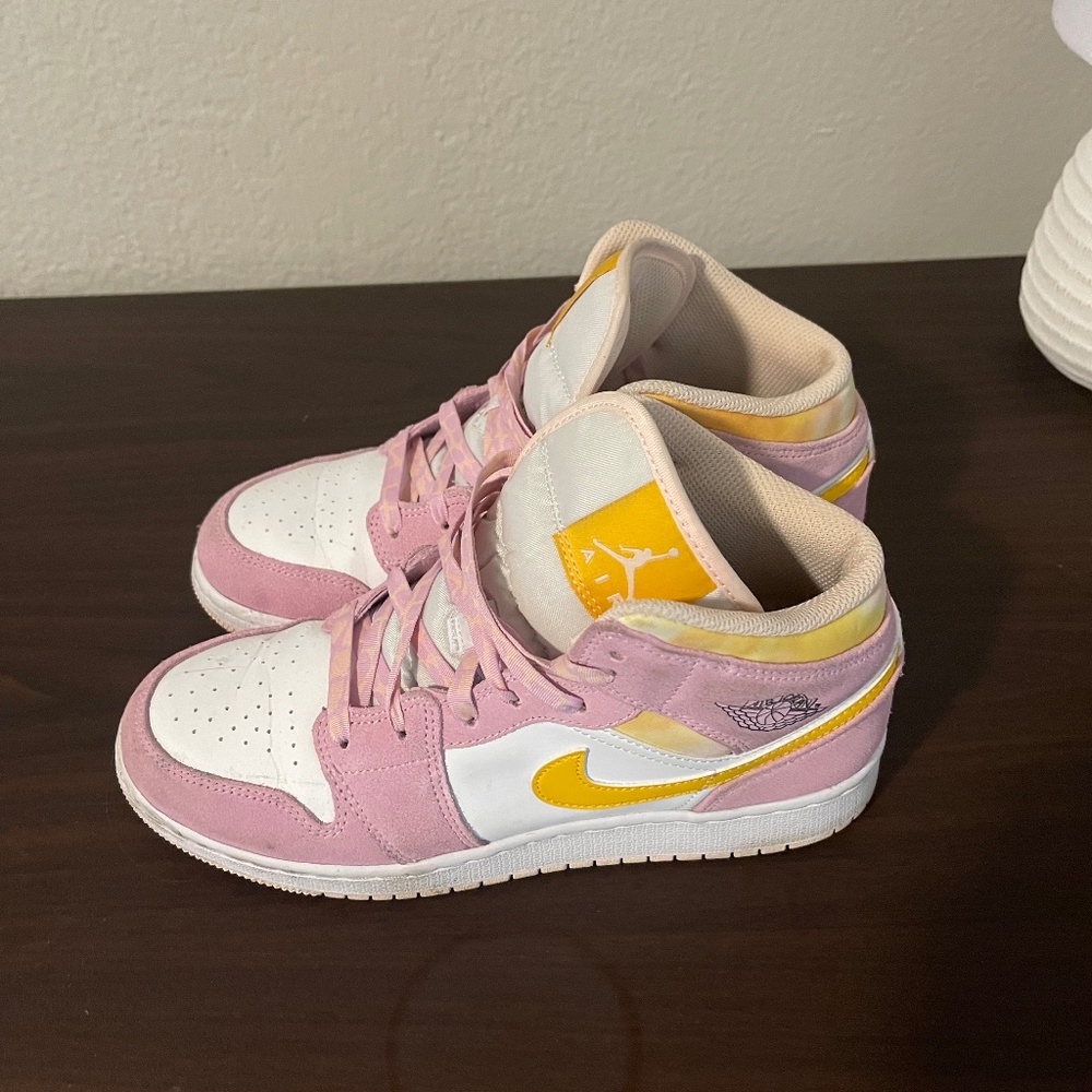 NIKE Air Jordan 1 Mid SE